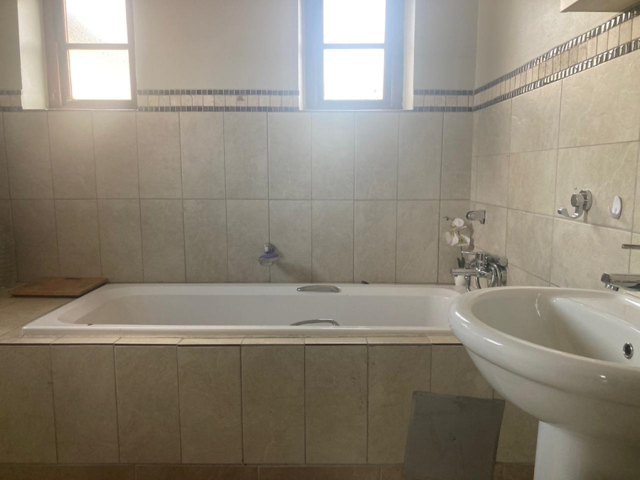 3 Bedroom Property for Sale in Waterval East North West